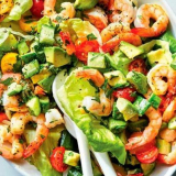 Salát s avokádem, krevety a rajčaty - velmi chutný recept